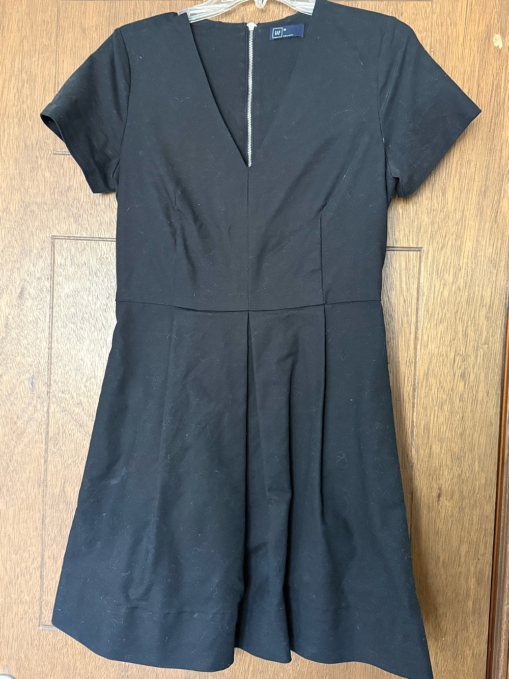 GAP Black Short Sleeve V-Neck Fit & Flare Dress with Back Zipper, size 8